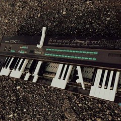 GO01 - BRKN PIano