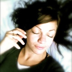 Amanda Löfman - Nuku Nuku Nurmilintu