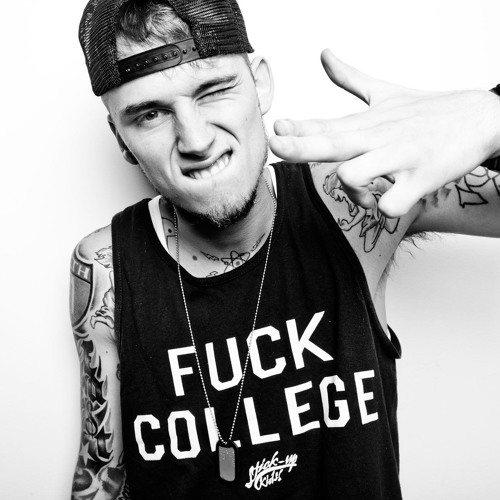 Fantasy - Machine Gun Kelly (feat Aaron Lafette)