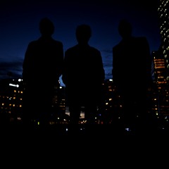 The sun (turns the city to a liar)