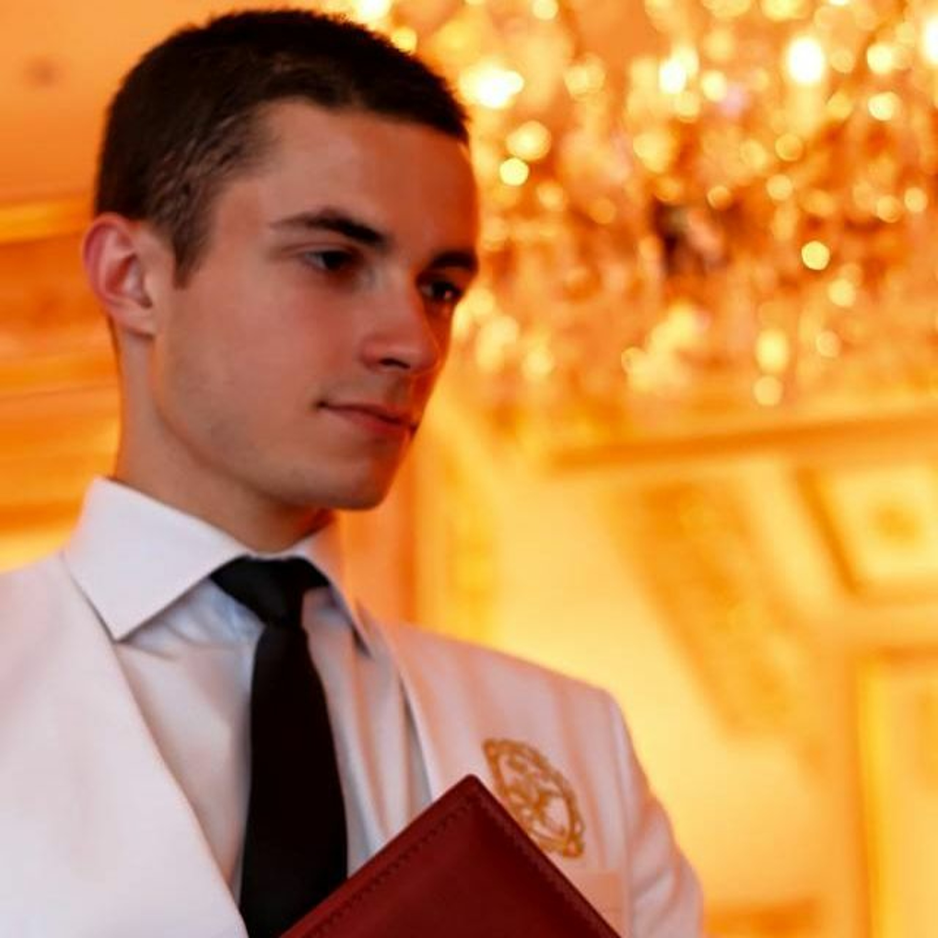 Interview De Martin Lutz - Chef Sommelier du Restaurant Le Bien-Aimé episode artwork