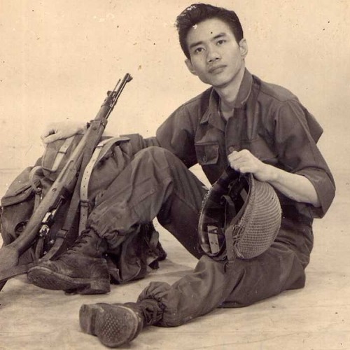 Chiều mưa biên giới