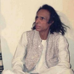 Jaun Elia reciting " Juzz Gumaan "