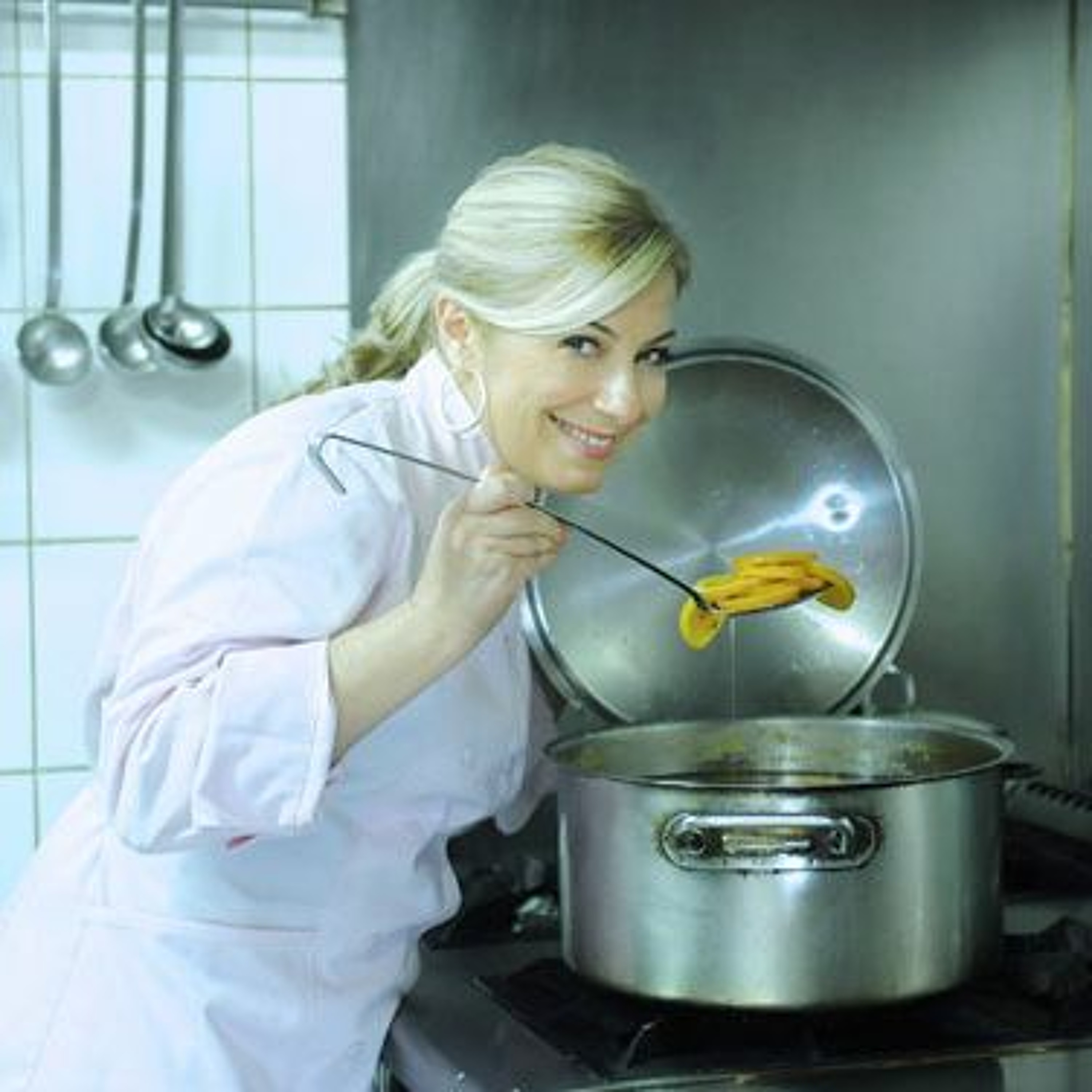 Interview De Dina Nikolaou - Ambassadrice de l'Aquaculture Méditerranéenne episode artwork