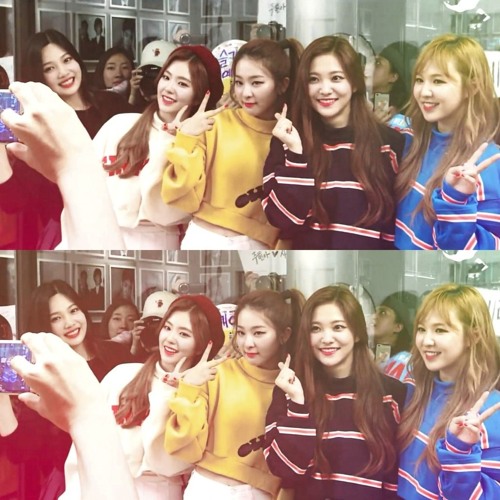 Red Velvet 레드벨벳 - Oh Boy (V app Live Ver.)