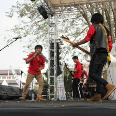 @gunkz Vclz Cover ( Glen - Kisah Romantis ) Accoustic Version