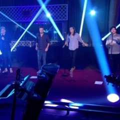 Torn - One Direction (Cover in BBC Radio 1 Live Lounge)