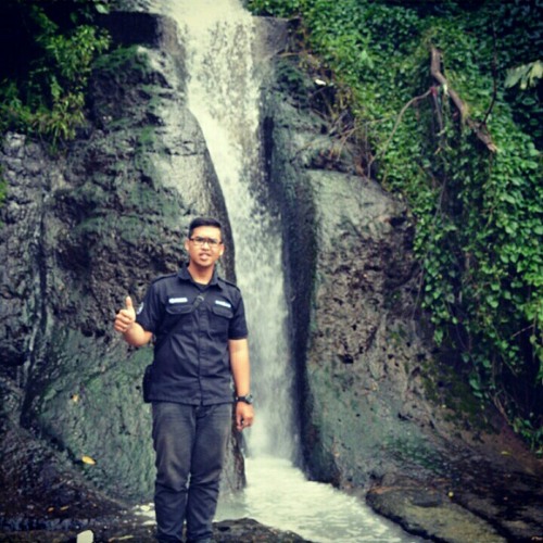 Stream Ipang "sekilas tentang cinta" (cover) by aditya gelorawan