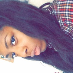 Que ' Moneaa Ft Izreal - Single