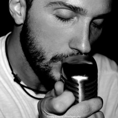 Lyur - Heart Shaped Box Cuver