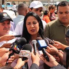 Gobernadora Stella Lugo junto a Andrés Maldonado realizan primera entrega de unidades TRANSTAXI