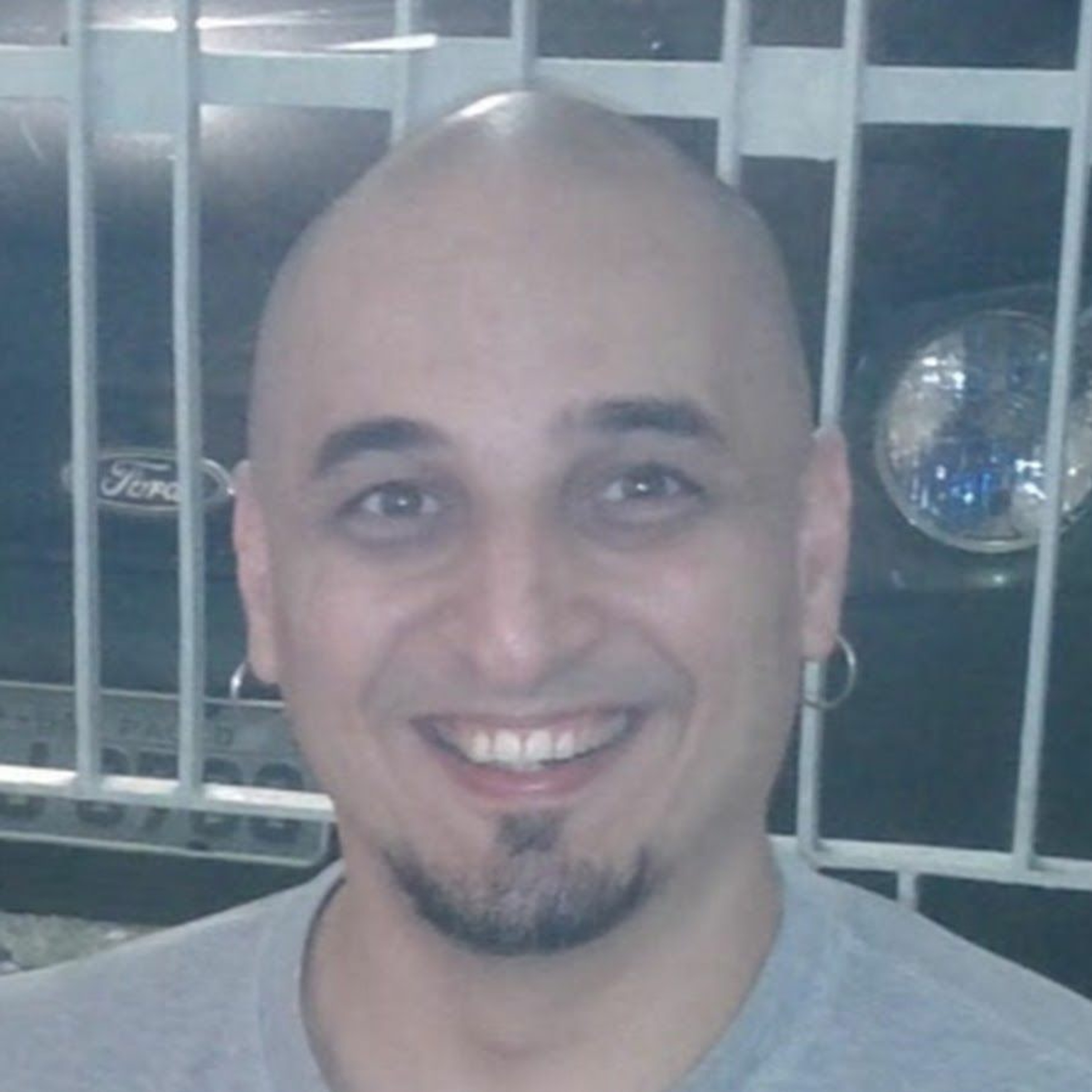 Prof. de ioga André DeRose