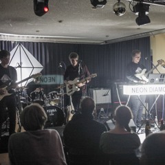 Paradise - Neon Diamond