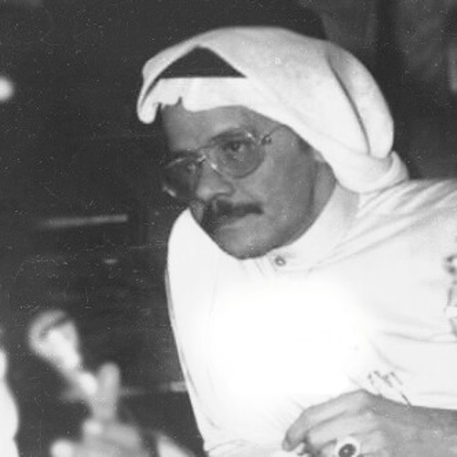 ان لمسني حزنك الطاغي
