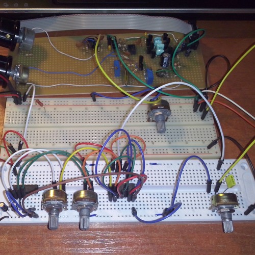 2 CMOS oscillators + Ring Modulator + Moog Filter SOUND EXPERIMENT