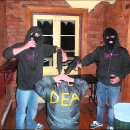 Jonestown Clown - Kuolleet Kulmat ft. Strangla mayn (remix
