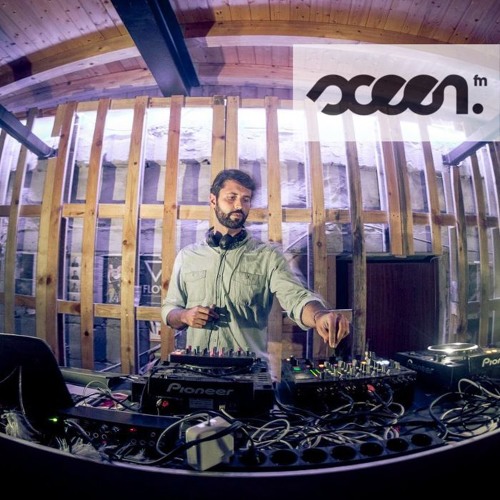 Ryan Davis ‘Synthesis Mix‘ for Sceen.fm