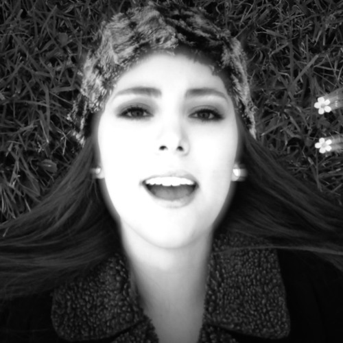 Hello - Adele - (Spanish Version)Caro Bermudez cover (Versión en Español)