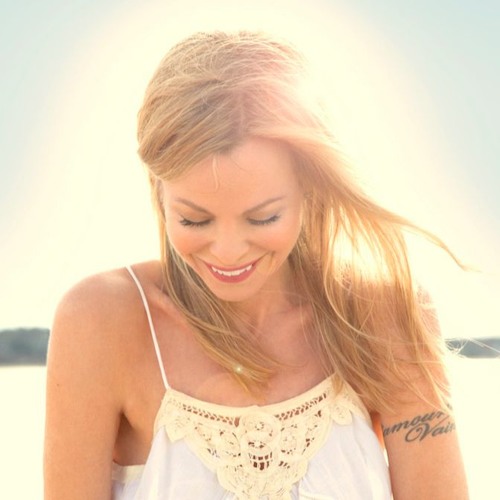 Kelly Morris' guided meditation for gratitude, created especially for WellandGood.com