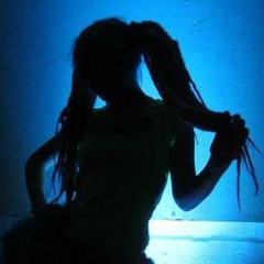 Pamela Fernandez-Kicking In The Beat - Remix