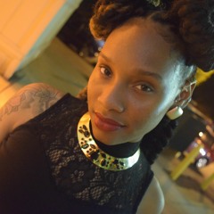 SaraiYana - Commas Freestyle