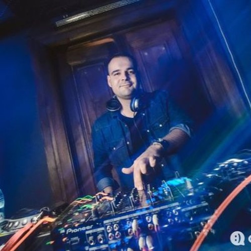 Sebastian Weikum – Shout! (Original Mix)