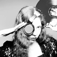 Carla Tintore > Ushuaïa Ibiza Radio > November 25 > 2015