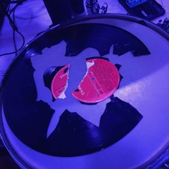 Live In Elorrio. Bonito Traje Sr Takagi. Sería Una Pena Destrozarlo