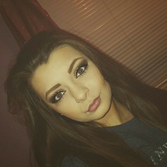 Singing in theee showerr:))