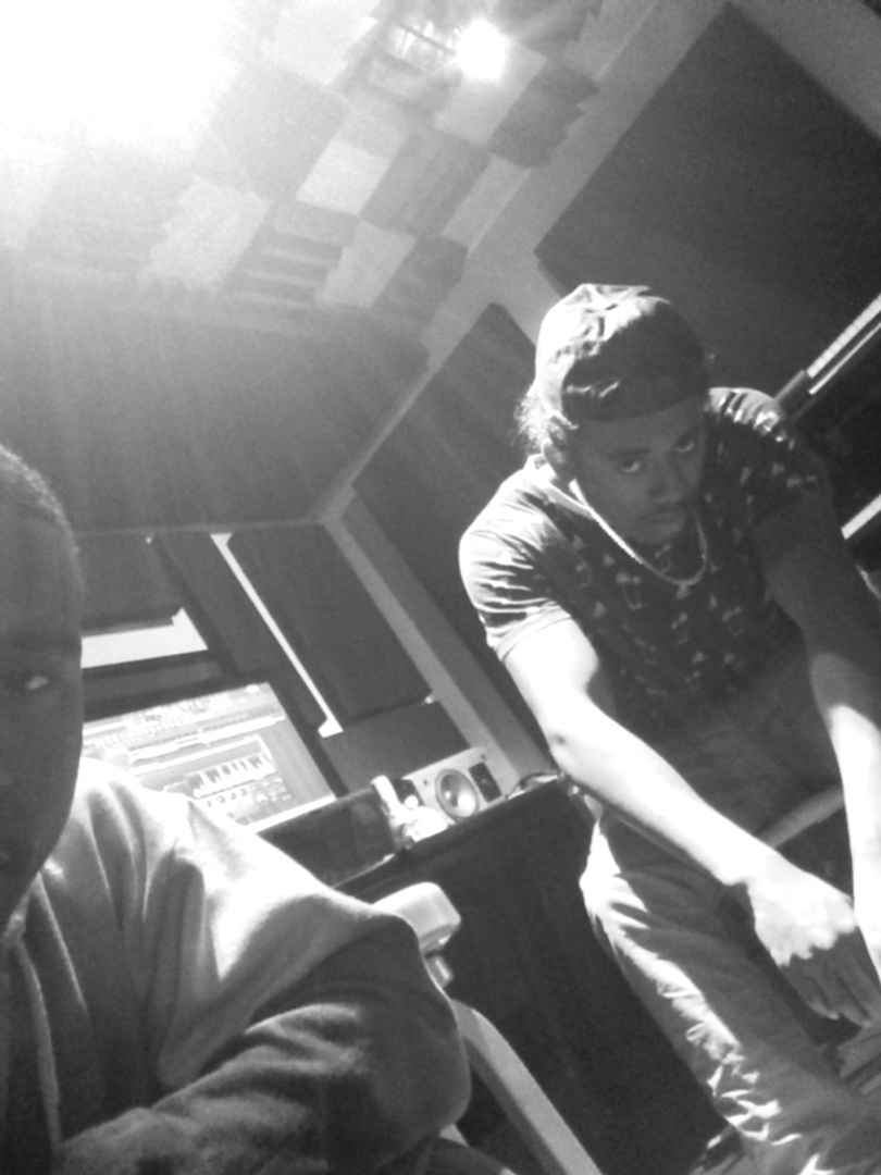 LV ft. Ugly Marco - Maxwell Park Fall Through [Thizzler.com Exclusive]