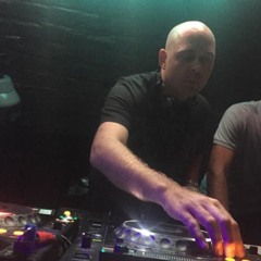 LET THE MUSIC USE YOU ReMake Dub [Mark Smedley]