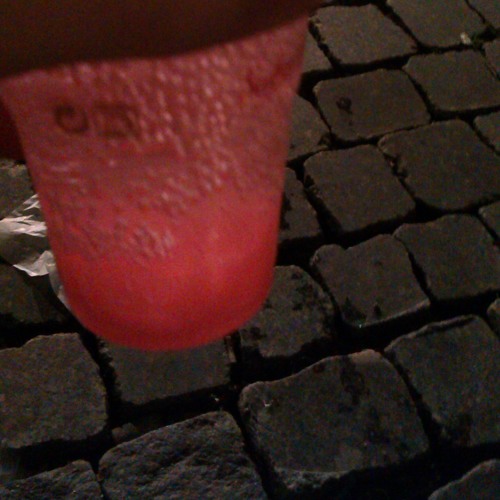 Woner - nada do que faço dá frutos/ tudo o que sonho é merda/ e as pessoas magoam-me