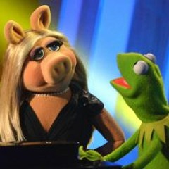 Kermit Miss Piggy - Luke Bryan Karen Fairchild - Home Alone Tonight