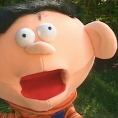 Por favor devuelvame el balón vecina