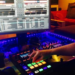 crazyGee Vs DJAidgeT - Schranz Mix Set 2 (06.12.2015)