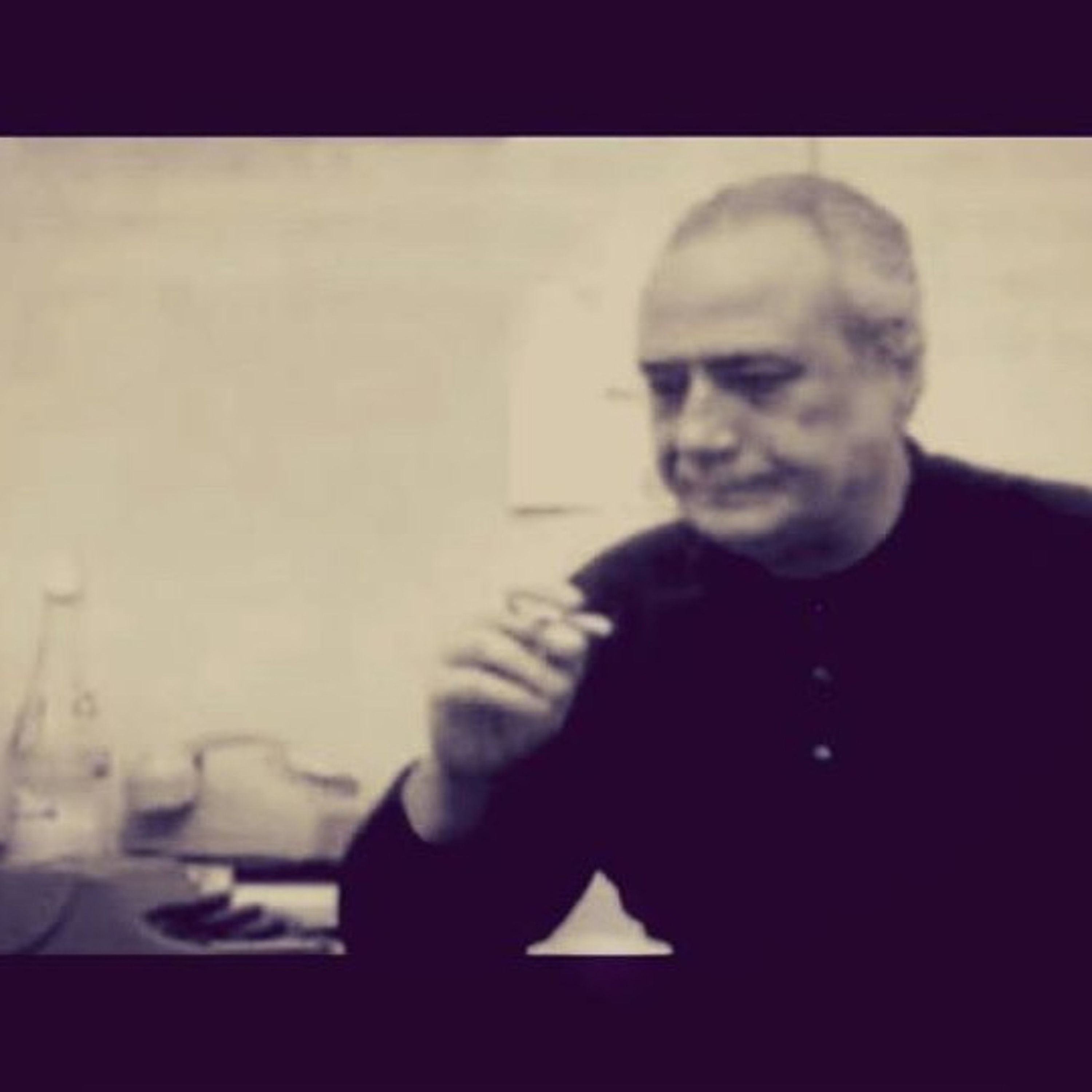 ΠΕΡΠΑΤΩΝΤΑΣ - ΝΙΚΟΣ ΚΑΡΟΥΖΟΣ episode artwork