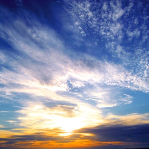DIFFERENT DIMENSION & Gareth Keogan - New Day (Buy = Free Download)