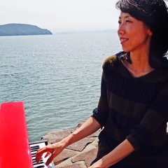 ママがサンタにキッスした