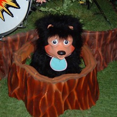 Trivia Night 06 - Letters To Looney Bird / Bang On Me Drum