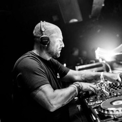 NoMosk & Roman Messer vs. ReOrder - Not Alone vs. Love Again (Standerwick Mashup)