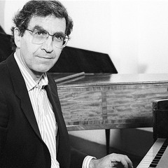 Franz Schubert, Piano Sonata No.8 in fis-moll, D.571 - Allegro Moderato. Malcolm Bilson