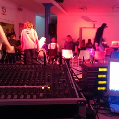 Szárneczky Fanny - Shake Up Christmas (LIVE)