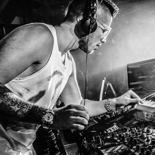 Steve Modana & DJ Sasha Dith feat. Swed & Mikki Mo - Message (Extended Mix)