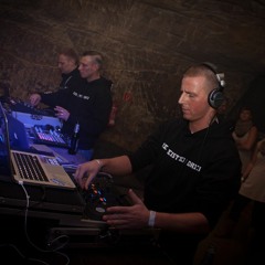 Reisegruppe Kaoz Vs. Brian & S