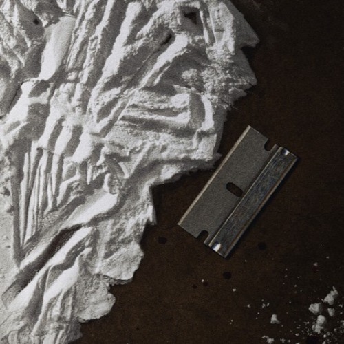 Rodrigo Amarante - Tuyo (Narcos Theme Song) (Intro)