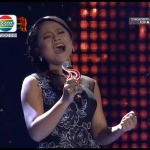 Lesti sumpah benang emas