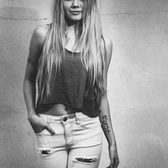Danielle Bradbery - Speakers (Acoustic)
