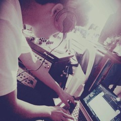 [126] A Trak Ft Jamie L & Magtfuld - We All Fall Down