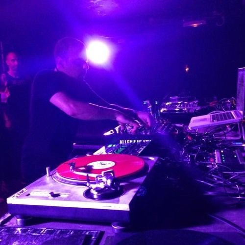 Morgan Tomas - NYE /015 (Reloading Records)