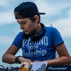 Sweet Lovin - Original Mix - DJ-Bowyer - Feat. Michaela